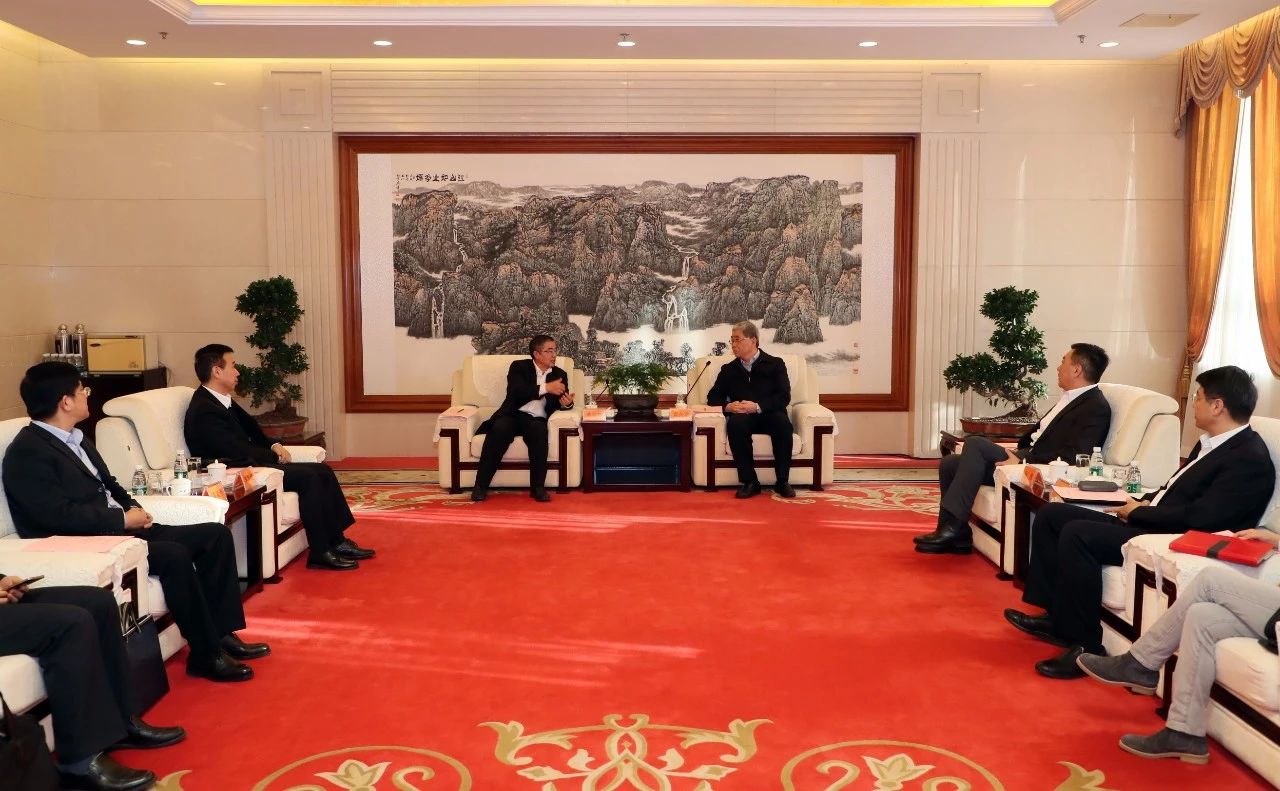 雷凡培会见中国船级社党委副书记、总裁莫鉴辉一行
